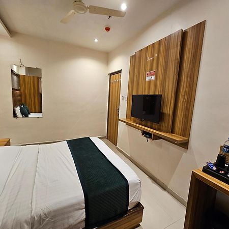 Hotel Bkc Garden - Near Us Embassy Bkc Mumbai Exterior photo
