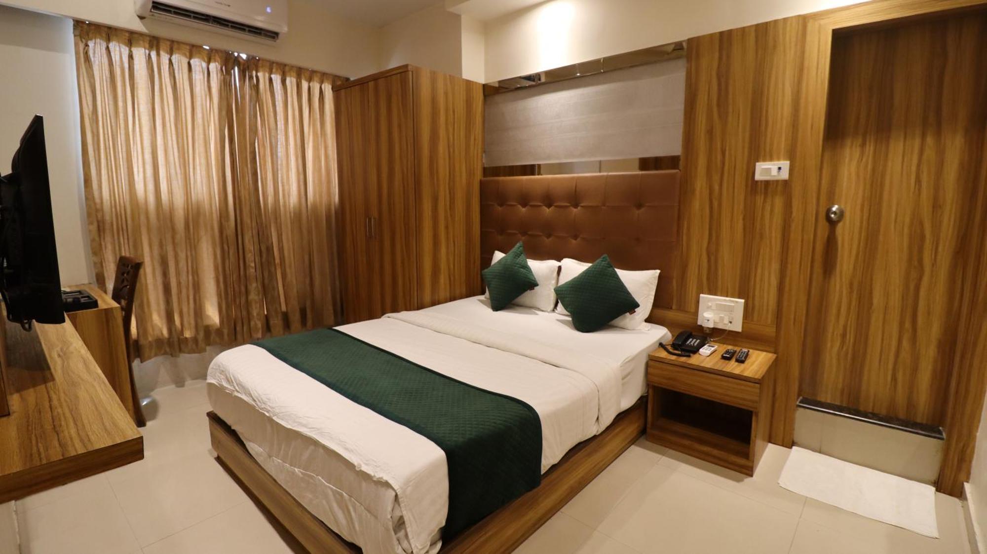 Hotel Bkc Garden - Near Us Embassy Bkc Mumbai Exterior photo