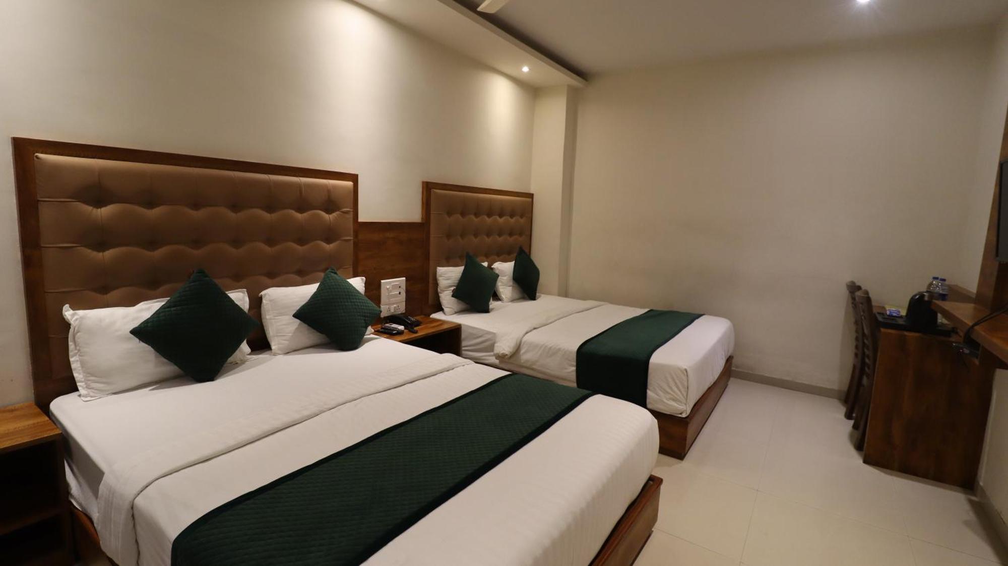 Hotel Bkc Garden - Near Us Embassy Bkc Mumbai Exterior photo
