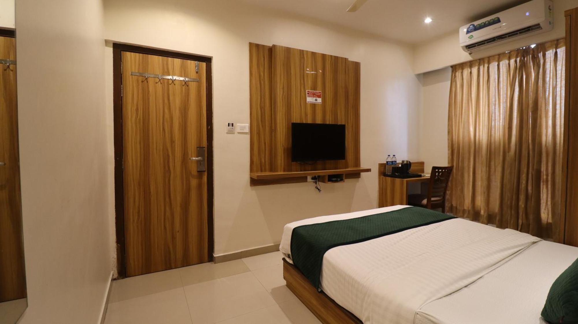 Hotel Bkc Garden - Near Us Embassy Bkc Mumbai Exterior photo