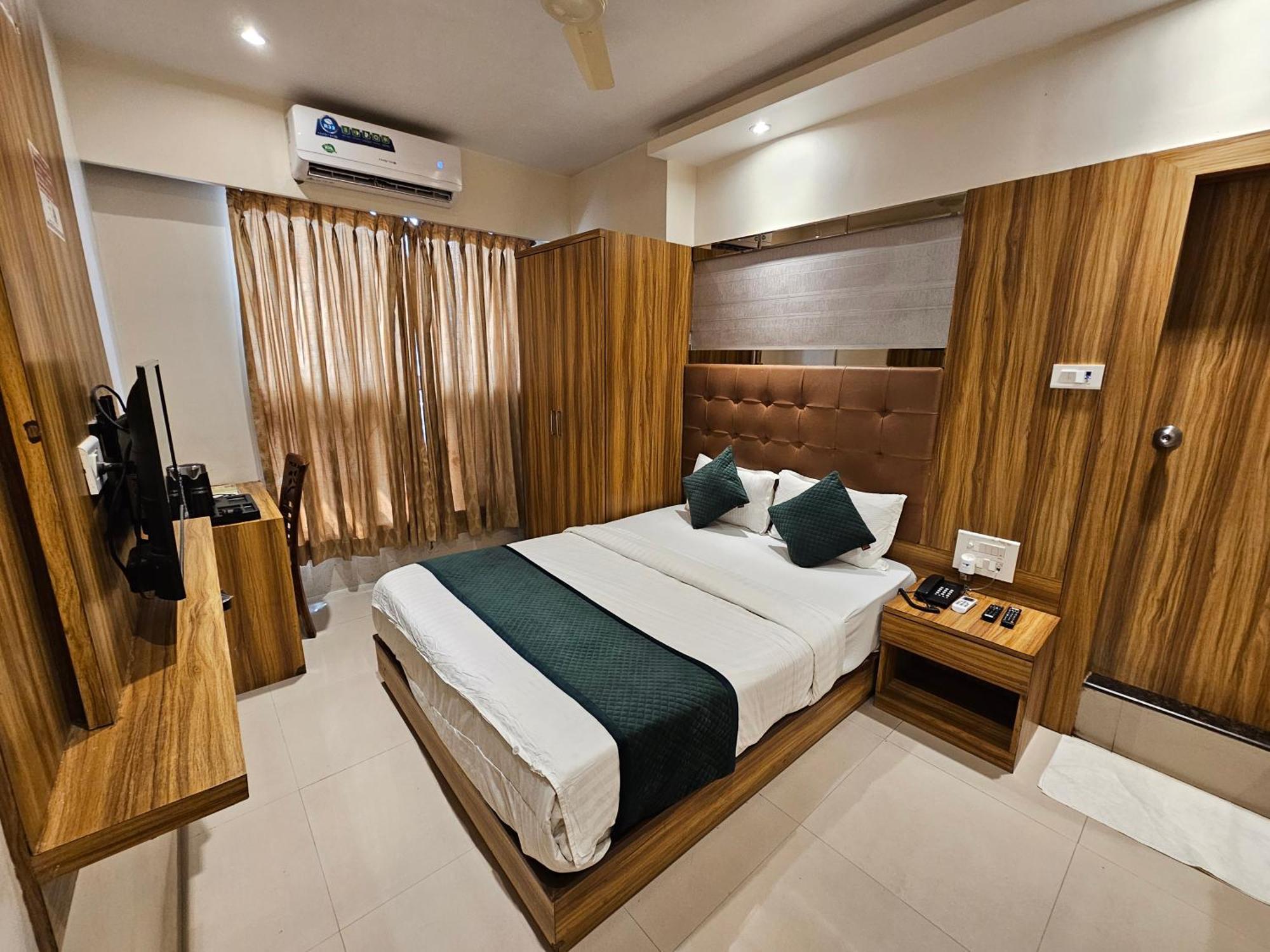 Hotel Bkc Garden - Near Us Embassy Bkc Mumbai Exterior photo