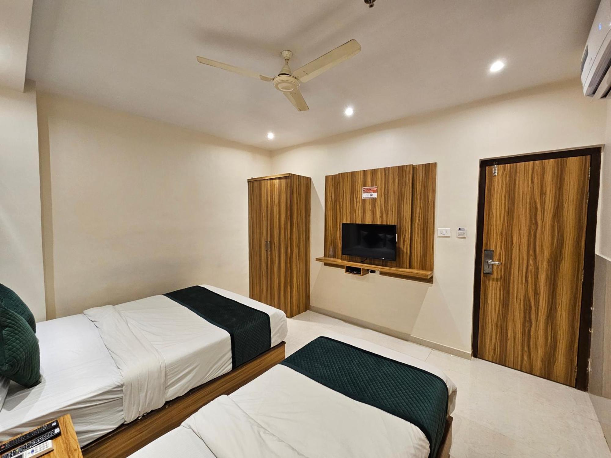 Hotel Bkc Garden - Near Us Embassy Bkc Mumbai Exterior photo