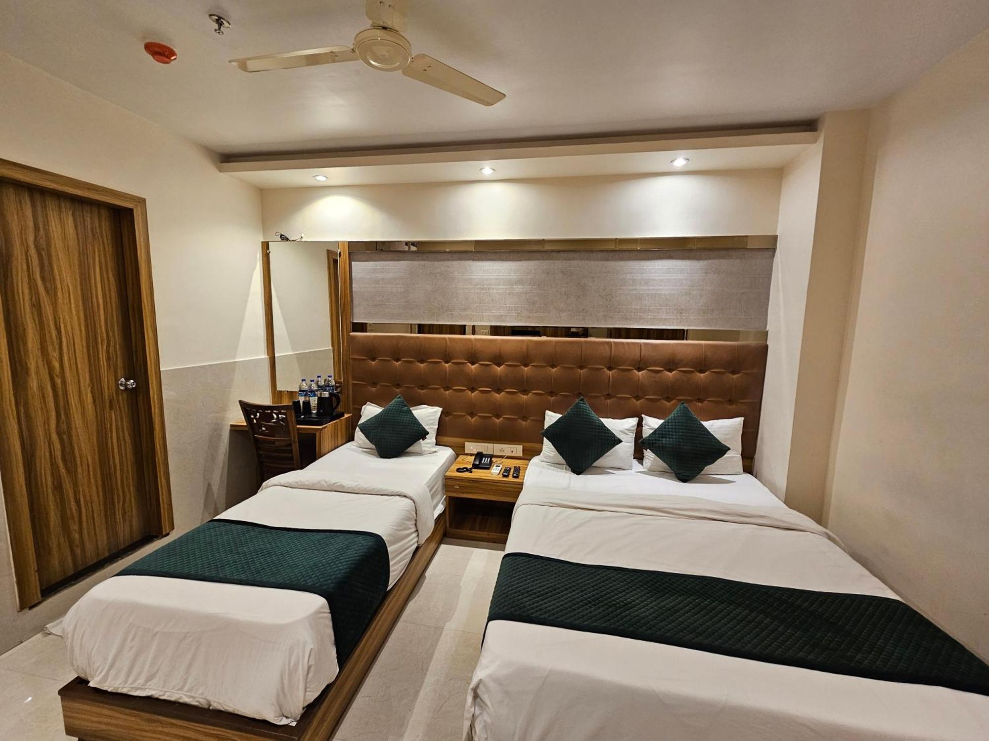 Hotel Bkc Garden - Near Us Embassy Bkc Mumbai Exterior photo