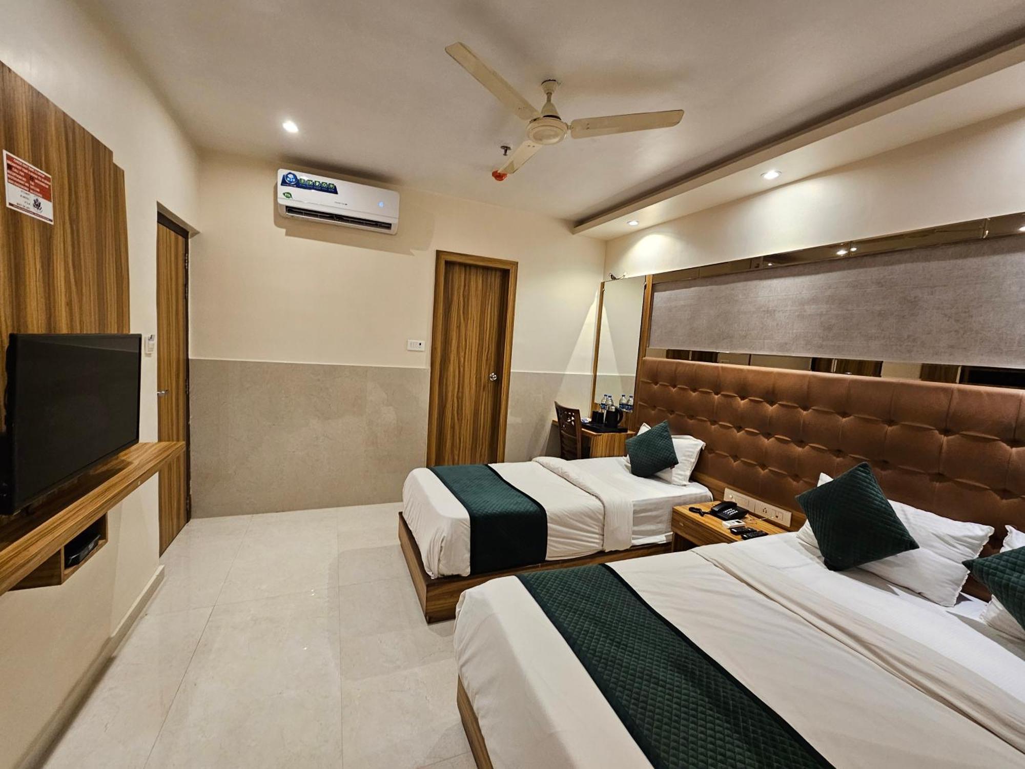 Hotel Bkc Garden - Near Us Embassy Bkc Mumbai Exterior photo